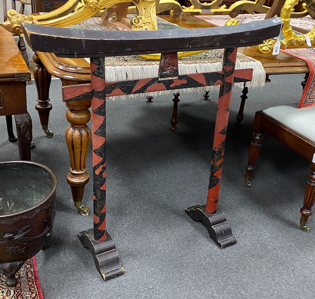 A Japanese lacquer robe stand, 19th century, width 99cm, depth 30cm, height 96cm